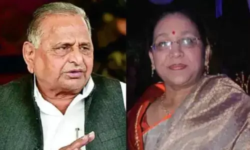 मुलायम सिंह की समधन पर गिरी गाज! होगा निलंबन, नगर आयुक्त ने शासन को भेजी संस्तुति, जानें- पूरा मामला मुलायम सिंह की समधन पर गिरी गाज! होगा निलंबन, नगर आयुक्त ने शासन को भेजी संस्तुति, जानें- पूरा मामला