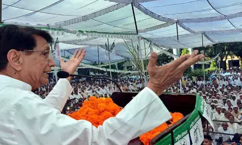 पश्चिमी यूपी में जाटों का बीजेपी से मोहभंग, अजीत में दिखा रहे आस्था पश्चिमी यूपी में जाटों का बीजेपी से मोहभंग, अजीत में दिखा रहे आस्था