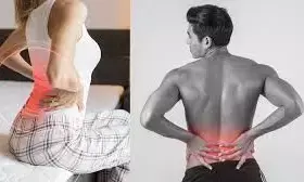 पीठ और कमर दर्द से हैं परेशान तो बदल डालें ये गलत आदतें, मिलेगी राहत