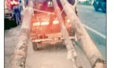 सरकारी खम्बो को अवैध रूप से  बेचने का हुआ खुलासा सरकारी खम्बो को अवैध रूप से  बेचने का हुआ खुलासा