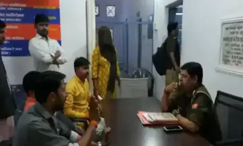 Love Jihad : हिन्दू बनकर की दोस्ती, फिर सेक्स, जब युवती की शादी हो गई तो धमकी देकर किया रेप Love Jihad : हिन्दू बनकर की दोस्ती, फिर सेक्स, जब युवती की शादी हो गई तो धमकी देकर किया रेप