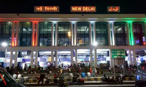 दिल्ली रेलवे स्टेशन पर प्लेटफॉर्म टिकट के लिए अब चुकाने होंगे 3 गुना दाम दिल्ली रेलवे स्टेशन पर प्लेटफॉर्म टिकट के लिए अब चुकाने होंगे 3 गुना दाम
