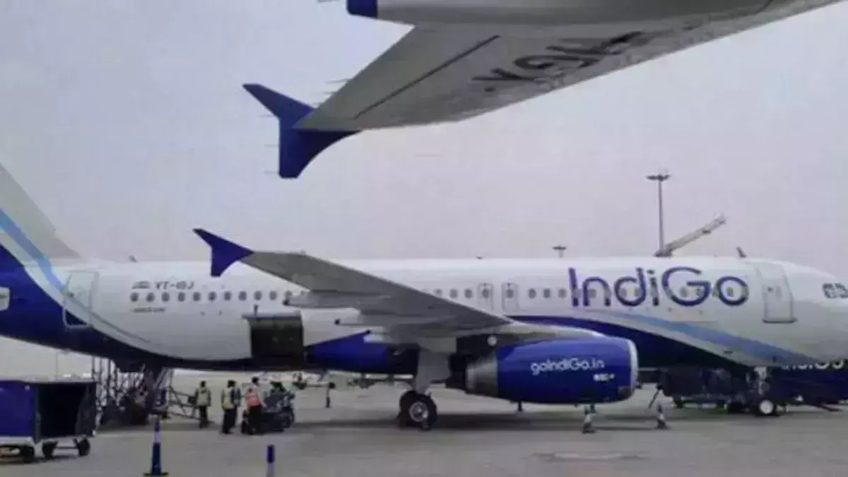 विमान में हडकंप: पैसेंजर बोला- मैं कोरोना पॉजिटिव हूं, मच गई अफरा-तफरी विमान में हडकंप: पैसेंजर बोला- मैं कोरोना पॉजिटिव हूं, मच गई अफरा-तफरी