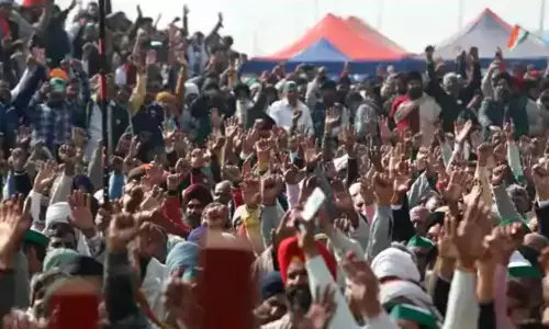 рджрд┐рд▓реНрд▓реА рдмреЙрд░реНрдбрд░ рдкрд░ рдХрд┐рд╕рд╛рди рдиреЗ рд▓рдЧрд╛рдИ рдлрд╛рдВрд╕реА, рдЖрдИрдлрд╛ рдиреЗ рдЬрддрд╛рдпрд╛ рд╢реЛрдХ, рд╕рд░рдХрд╛рд░ рдкрд░ рдЙрдард╛рдП рдЧрдВрднреАрд░ рд╕рд╡рд╛рд▓? рджрд┐рд▓реНрд▓реА рдмреЙрд░реНрдбрд░ рдкрд░ рдХрд┐рд╕рд╛рди рдиреЗ рд▓рдЧрд╛рдИ рдлрд╛рдВрд╕реА, рдЖрдИрдлрд╛ рдиреЗ рдЬрддрд╛рдпрд╛ рд╢реЛрдХ, рд╕рд░рдХрд╛рд░ рдкрд░ рдЙрдард╛рдП рдЧрдВрднреАрд░ рд╕рд╡рд╛рд▓?