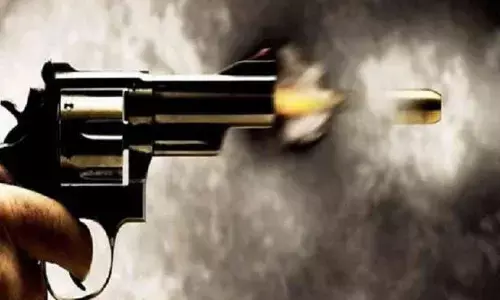 मजदूरों को कमरे में बंद कर गॉर्ड ने की ताबतोड़ फायरिंग, एक की मौत, दो गंभीर घायल