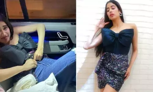 जाह्नवी कपूर ने कार में बदले कपड़े, PHOTOS वायरल