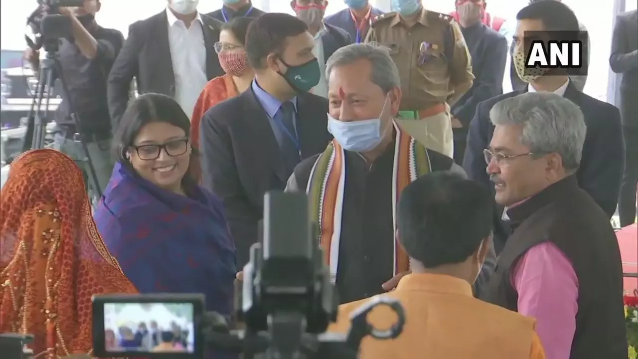 उत्तराखंड: मंत्रिमंडल शपथग्रहण LIVE: सतपाल महाराज बने मंत्री, जानें- किन नए 11 चेहरों को मिली एंट्री उत्तराखंड: मंत्रिमंडल शपथग्रहण LIVE: सतपाल महाराज बने मंत्री, जानें- किन नए 11 चेहरों को मिली एंट्री