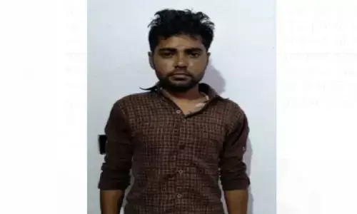 गाजियाबाद में भी थूक कर नान बनाते युवक का वीडियो हुआ वायरल गाजियाबाद में भी थूक कर नान बनाते युवक का वीडियो हुआ वायरल