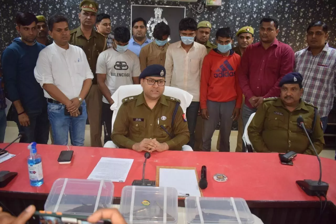 फिरोजाबाद पुलिस की बड़ी कामयाबी, शातिर लुटेरों के एक बड़े अन्तर्जनपदीय गैंग का हुआ भाण्डाफोड़... फिरोजाबाद पुलिस की बड़ी कामयाबी, शातिर लुटेरों के एक बड़े अन्तर्जनपदीय गैंग का हुआ भाण्डाफोड़...