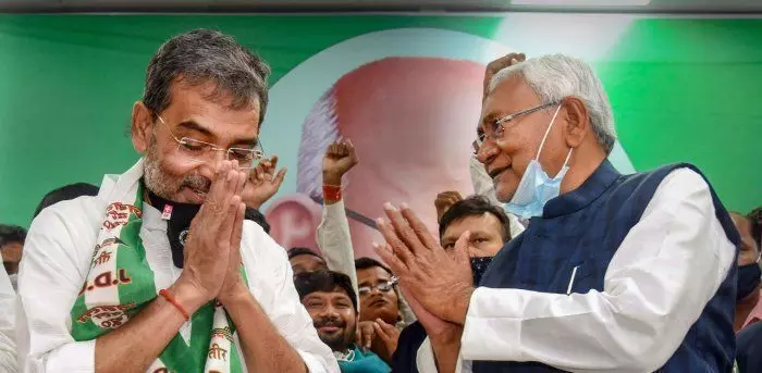 उपेंद्र कुशवाहा जो नीतीश को भाए, लौट के बुद्धू घर को आए उपेंद्र कुशवाहा जो नीतीश को भाए, लौट के बुद्धू घर को आए