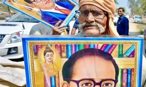 अखिलेश यादव ने की आंबेडकर की तस्वीर शेयर, और बोली ये बड़ी बात