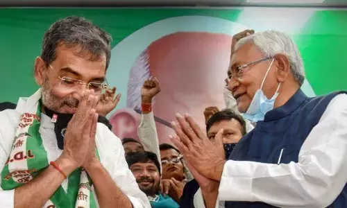उपेंद्र कुशवाहा जो नीतीश को भाए, लौट के बुद्धू घर को आए उपेंद्र कुशवाहा जो नीतीश को भाए, लौट के बुद्धू घर को आए