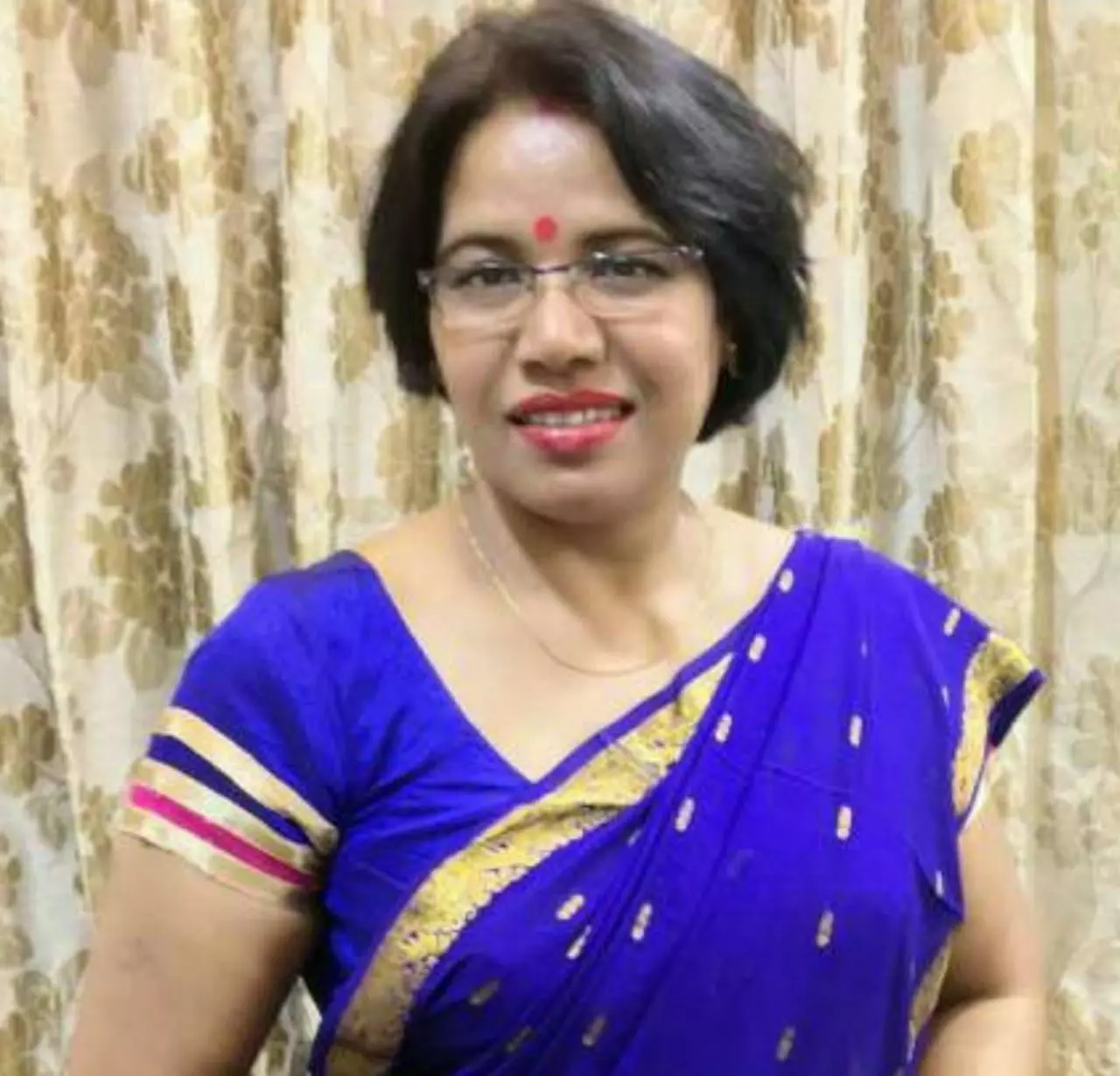 इस वर्ष का महिला शिखर सम्मान कोण्डागांँव की शिप्रा त्रिपाठी को मिला इस वर्ष का महिला शिखर सम्मान कोण्डागांँव की शिप्रा त्रिपाठी को मिला