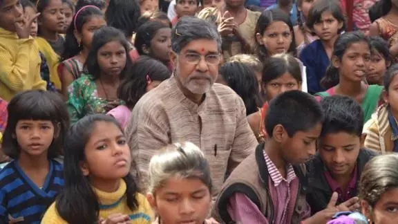 कैलाश सत्यार्थी चिल्ड्रेन्स फाउंडेशन देशभर में मनाएगा बच्चों के साथ संविधान दिवस कैलाश सत्यार्थी चिल्ड्रेन्स फाउंडेशन देशभर में मनाएगा बच्चों के साथ संविधान दिवस