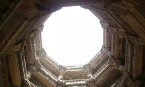 गुजरात की अडालज बावड़ी की क्या है कहानी?