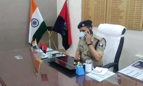 दरोगा की हत्या का सनसनीखेज खुलासा, मोबाइल देने का वादा कर खेत में लड़कों से बनवाता था अप्राकृतिक यौन संबंध? दरोगा की हत्या का सनसनीखेज खुलासा, मोबाइल देने का वादा कर खेत में लड़कों से बनवाता था अप्राकृतिक यौन संबंध?