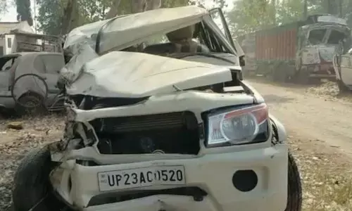 यूपी में बोलेरो और पिकअप वाहन में भीषण टक्कर, 5 लोगों की दर्दनाक मौत यूपी में बोलेरो और पिकअप वाहन में भीषण टक्कर, 5 लोगों की दर्दनाक मौत