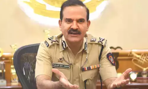 परमबीर सिंह पहुंचे सुप्रीम कोर्ट, गृहमंत्री अनिल देशमुख पर लगाए आरोपों की CBI जांच की उठाई  की मांग परमबीर सिंह पहुंचे सुप्रीम कोर्ट, गृहमंत्री अनिल देशमुख पर लगाए आरोपों की CBI जांच की उठाई  की मांग