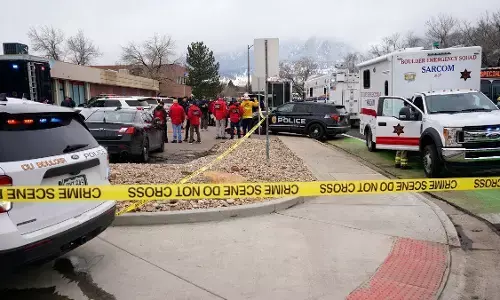 अमेरिका के सुपरमार्ट में फायरिंग, पुलिस अफसर समेत 10 लोगों की मौत