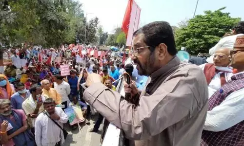 किसान आंदोलन के समर्थन में बिहार विधान सभा पर किसान-मजदूर मार्च, अतुल अंजान ने कही ये बड़ी बात किसान आंदोलन के समर्थन में बिहार विधान सभा पर किसान-मजदूर मार्च, अतुल अंजान ने कही ये बड़ी बात