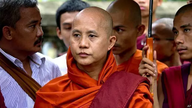 रोहिंग्या के ख़िलाफ नफरत फैलाने वाला बौद्ध धर्म प्रचारक अशीन विराथु अब सेना का समर्थक क्यों?
