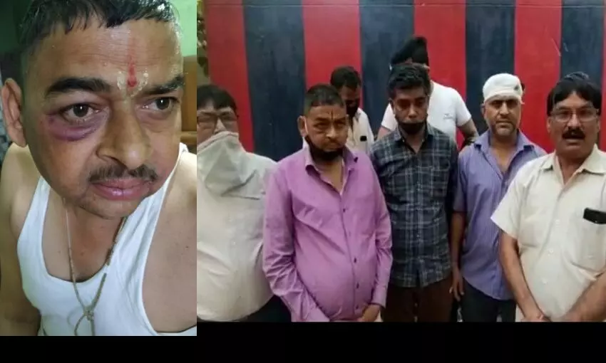 दंबगों के खौफ में कारण शिवम मार्किट में फैला सन्नाटा, दंबगों ने दुकानदारों को बेरहमी से पीटा दंबगों के खौफ में कारण शिवम मार्किट में फैला सन्नाटा, दंबगों ने दुकानदारों को बेरहमी से पीटा