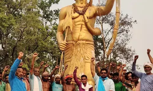 बस्तर के भूमकाल आंदोलन के शहीद गुंडाधुर के ग्राम नेतानार की मिट्टी भी जाएगी सिंघु बार्डर बस्तर के भूमकाल आंदोलन के शहीद गुंडाधुर के ग्राम नेतानार की मिट्टी भी जाएगी सिंघु बार्डर