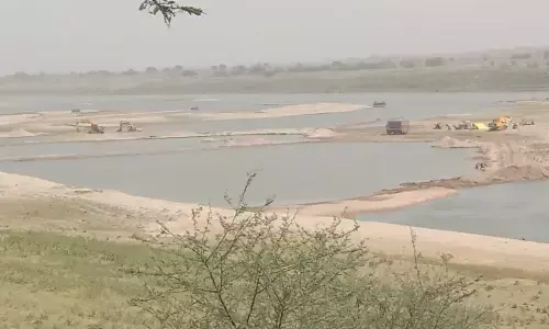 рдЬрд▓рдзрд╛рд░рд╛ рдмрд╛рдВрдзрдХрд░ рдЕрд╡реИрдз рдЦрдирди рдХрд░рдиреЗ рдкрд░ рд▓рдЧрд╛ рдкрдЪреНрдЪреАрд╕ рд▓рд╛рдЦ рдХрд╛ рдЬреБрд░реНрдорд╛рдирд╛, рджрд░реНрдЬ рд╣реБрдИ рдПрдлрдЖрдИрдЖрд░ рдЬрд▓рдзрд╛рд░рд╛ рдмрд╛рдВрдзрдХрд░ рдЕрд╡реИрдз рдЦрдирди рдХрд░рдиреЗ рдкрд░ рд▓рдЧрд╛ рдкрдЪреНрдЪреАрд╕ рд▓рд╛рдЦ рдХрд╛ рдЬреБрд░реНрдорд╛рдирд╛, рджрд░реНрдЬ рд╣реБрдИ рдПрдлрдЖрдИрдЖрд░