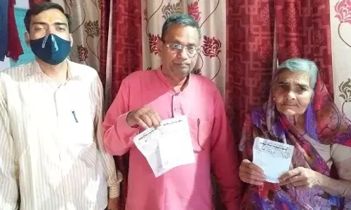 शामली : कोरोना के नाम पर एन्टी रेबीज का टीका लगाया शामली : कोरोना के नाम पर एन्टी रेबीज का टीका लगाया