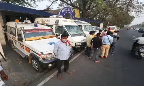 जीते जी सबको नसीब नहीं वैक्सीन-अस्पताल... तो मरने पर शमशान... !!!