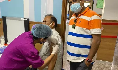 कोरोना की रोकथाम के लिए वैक्सीनेशन जरूरी - समाजसेवी विनोद पंत कोरोना की रोकथाम के लिए वैक्सीनेशन जरूरी - समाजसेवी विनोद पंत