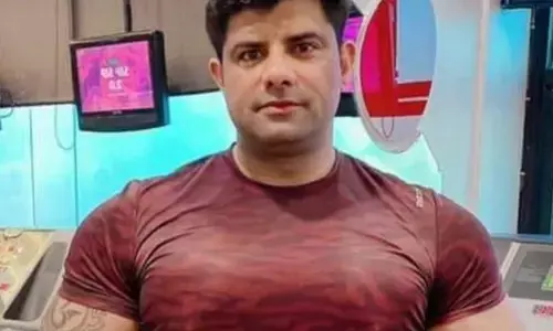 यूपी में बीजेपी पार्षद का कार में गोली लगा शव मिला यूपी में बीजेपी पार्षद का कार में गोली लगा शव मिला