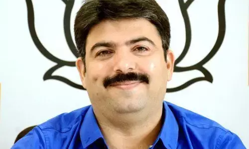 समाजसेवी के वेंटिलेटर की आवश्यकता वाले ट्वीट पर मुख्यमंत्री के सलाहकार शलभमणि त्रिपाठी ने लिया संज्ञान समाजसेवी के वेंटिलेटर की आवश्यकता वाले ट्वीट पर मुख्यमंत्री के सलाहकार शलभमणि त्रिपाठी ने लिया संज्ञान