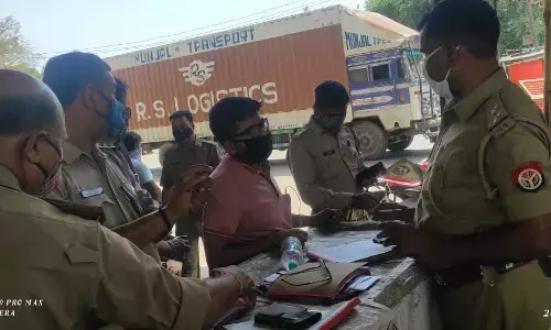 मीरानपुर कटरा में लॉकडाउन का पूरी तरह दिखा असर मीरानपुर कटरा में लॉकडाउन का पूरी तरह दिखा असर