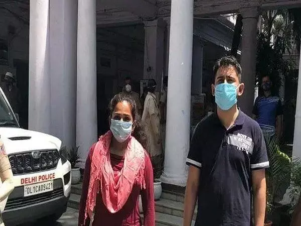 सीएम और पीएम को चना बिकवाने वाले पति पत्नी पुलिस ने भेजे जेल, मास्क को लेकर कल से वायरल हो रहा है ये वीडियो