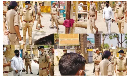 हापुड़: एसपी नीराज जादौन कोरोना पर सख्त तो रखे है पंचायत चुनाव पर विशेष निगाह, पल पल जाकर ले रहे है अपडेट