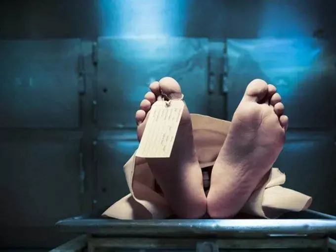 यूपी में अस्पताल की लापरवाही से बदले शव, चिता पर पहुंचे नसीर, कब्र में दफन हुए रामप्रताप यूपी में अस्पताल की लापरवाही से बदले शव, चिता पर पहुंचे नसीर, कब्र में दफन हुए रामप्रताप