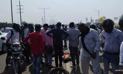 गाजियाबाद में ट्रैक्टर ट्रोली की टक्कर से दो की मौत