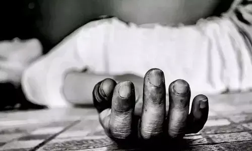 लावारिस मानकर बुजुर्ग का किया अंतिम संस्कार, 4 दिन तक अनजान परिवार पहुंचाता रहा जूस लावारिस मानकर बुजुर्ग का किया अंतिम संस्कार, 4 दिन तक अनजान परिवार पहुंचाता रहा जूस