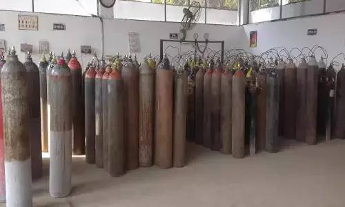 बेटी की शादी के लिए बचाए 2 लाख रुपयों को किसान ने ऑक्सीजन खरीदने के लिए कर दिया किया बेटी की शादी के लिए बचाए 2 लाख रुपयों को किसान ने ऑक्सीजन खरीदने के लिए कर दिया किया