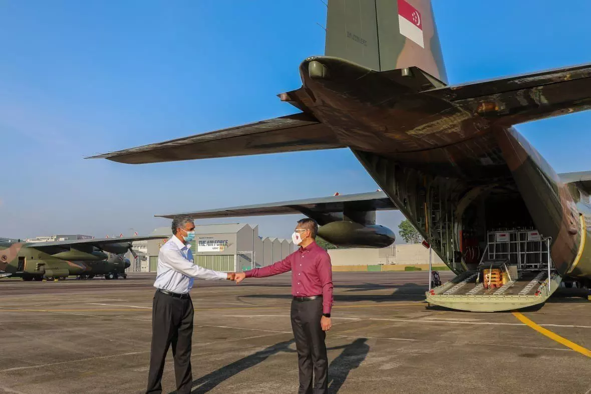 अब सिंगापुर ने बढ़ाया मदद का हाथ, भारत के लिए रवाना किए मेडिकल ऑक्सीजन के दो विमान अब सिंगापुर ने बढ़ाया मदद का हाथ, भारत के लिए रवाना किए मेडिकल ऑक्सीजन के दो विमान