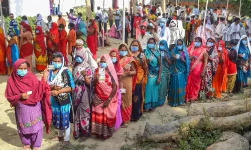 कौशाम्बी समेत यूपी के 17 जिलों में पंचायत चुनाव के लिए मतदान आज कौशाम्बी समेत यूपी के 17 जिलों में पंचायत चुनाव के लिए मतदान आज