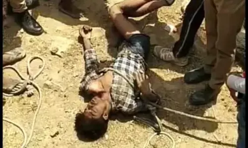 рдЧрд▓рд╛ рдШреЛрдЯ рдХрд░ рдпреБрд╡рдХ рдХреА рдХреБрдПрдВ рдореЗрдВ рдлреЗрдВрдХреА рд▓рд╛рд╢ рдЧрд▓рд╛ рдШреЛрдЯ рдХрд░ рдпреБрд╡рдХ рдХреА рдХреБрдПрдВ рдореЗрдВ рдлреЗрдВрдХреА рд▓рд╛рд╢