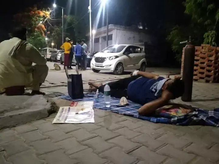 क्या ये इंसान नही कीड़े मकोड़े हैं? इनकी जान की कोई कीमत नही है..? क्या ये इंसान नही कीड़े मकोड़े हैं? इनकी जान की कोई कीमत नही है..?