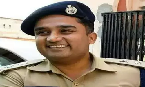 यूपी : कोरोना संक्रमित थीं पत्नी, बेटी के लिए नहीं मिली छुट्टी तो डिप्टी SP ने दिया इस्तीफा यूपी : कोरोना संक्रमित थीं पत्नी, बेटी के लिए नहीं मिली छुट्टी तो डिप्टी SP ने दिया इस्तीफा