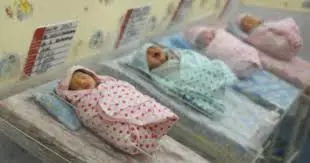 महिला ने 1-2 नहीं बल्कि एक साथ दिया 9 बच्चों को जन्म, मां और सभी बच्चे स्वस्थ महिला ने 1-2 नहीं बल्कि एक साथ दिया 9 बच्चों को जन्म, मां और सभी बच्चे स्वस्थ