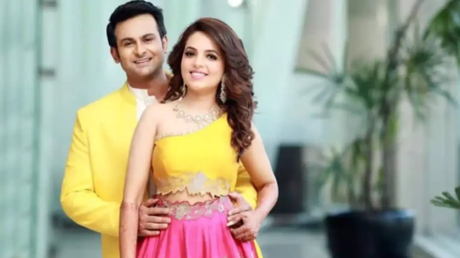 शादी के कुछ दिन बाद ही मुसीबत में आ गईं कॉमेडियन सुगंधा मिश्रा, पुलिस ने दर्ज की FIR शादी के कुछ दिन बाद ही मुसीबत में आ गईं कॉमेडियन सुगंधा मिश्रा, पुलिस ने दर्ज की FIR