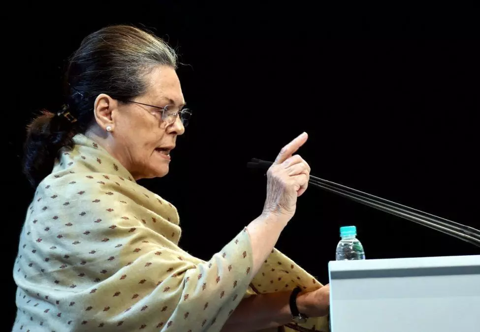सोनिया गांधी का बड़ा हमला, कोरोना सिस्टम फेल नहीं हुआ है, विफल रही है मोदी सरकार सोनिया गांधी का बड़ा हमला, कोरोना सिस्टम फेल नहीं हुआ है, विफल रही है मोदी सरकार