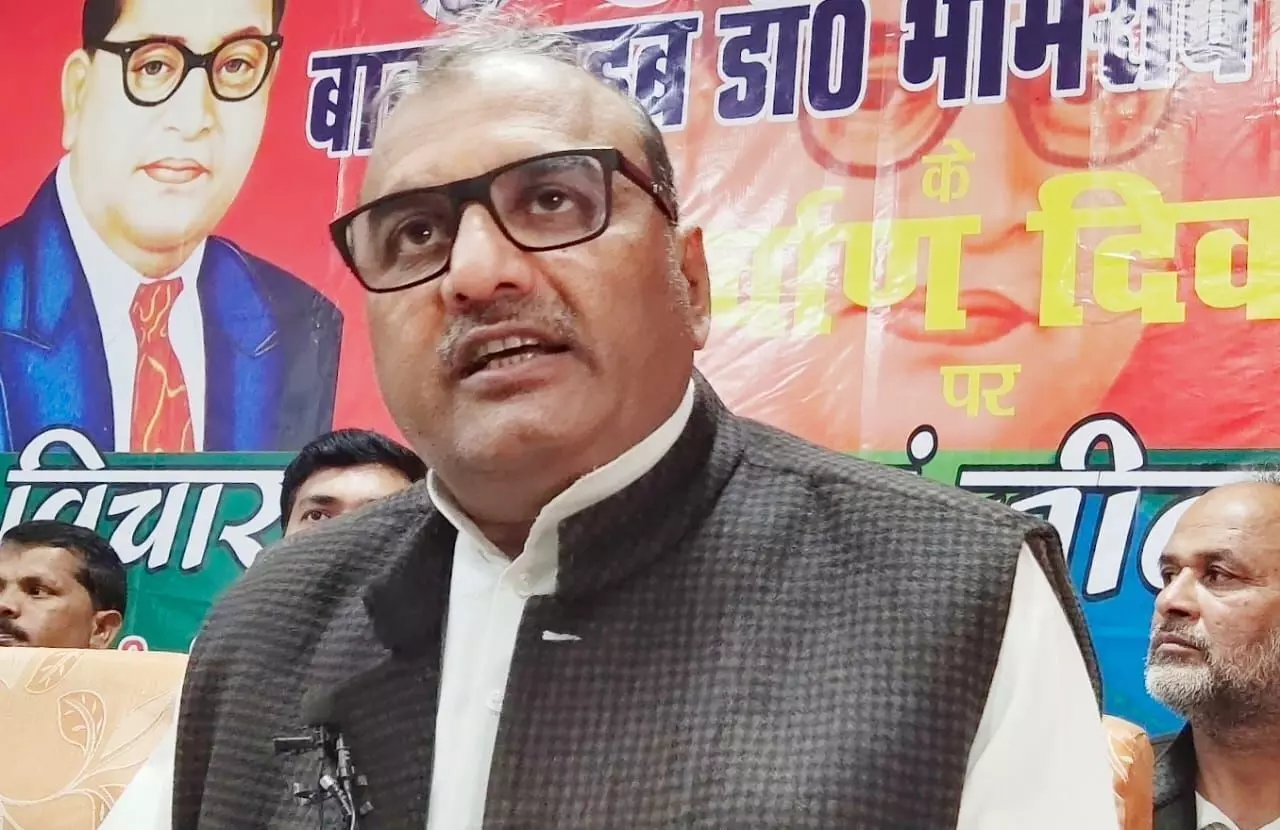 सरकार और प्रशासन की दरिद्रता के कारण नही चालू हो रहा ओपीडी : ललई यादव सरकार और प्रशासन की दरिद्रता के कारण नही चालू हो रहा ओपीडी : ललई यादव