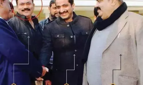 विधायक हत्याकांड में आरोपी हिस्ट्रीशीटर की कोरोना से मौत हो गई विधायक हत्याकांड में आरोपी हिस्ट्रीशीटर की कोरोना से मौत हो गई